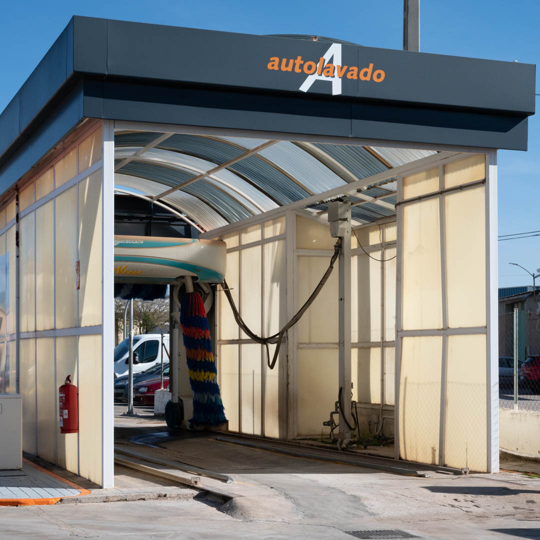 Gasolinera tienda lavadero parking Manzanares Membrilla